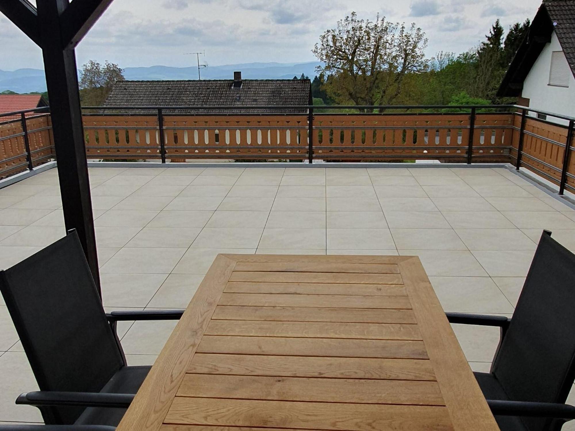 Comfortable Flat In Goerwihl With Balcony Gorwihl Exteriör bild